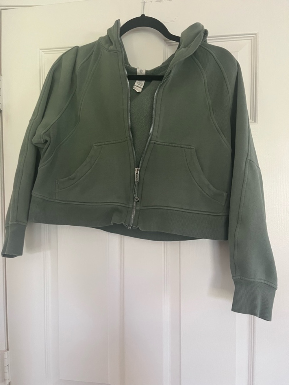 Lululemon cropped hoodie